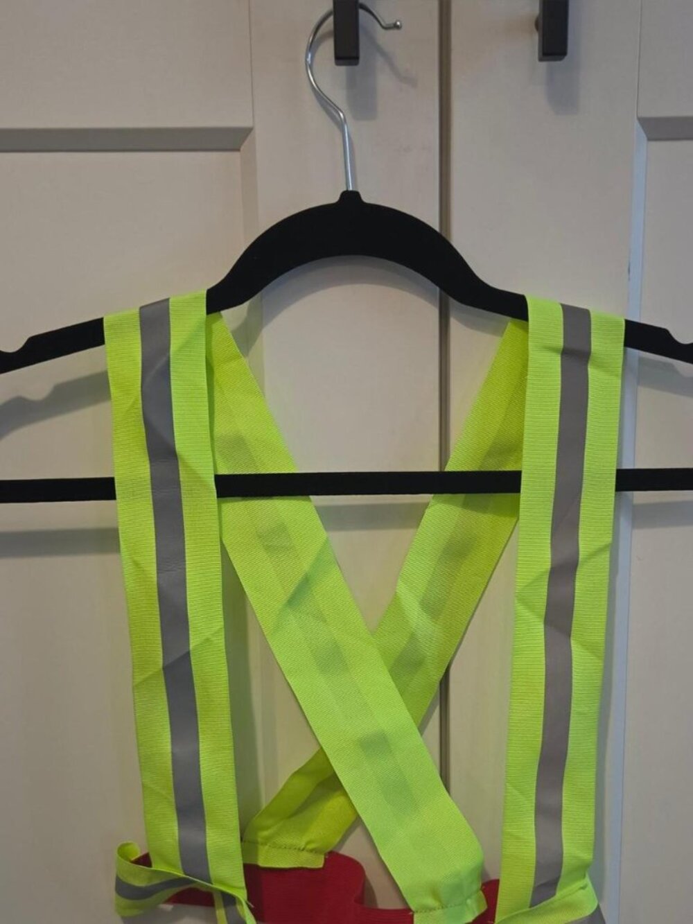 Kids Neon green safety harness with clip - Size M